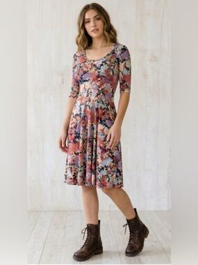 Lularoe Nicole Tropical Stretch Dress.